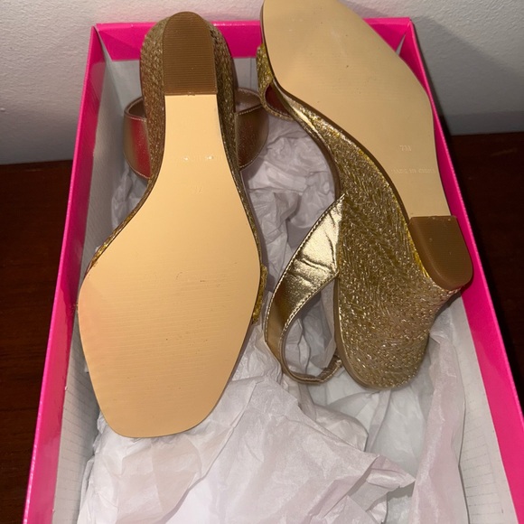 Lily Pulitzer Metallic Gold wedge - Picture 6 of 8
